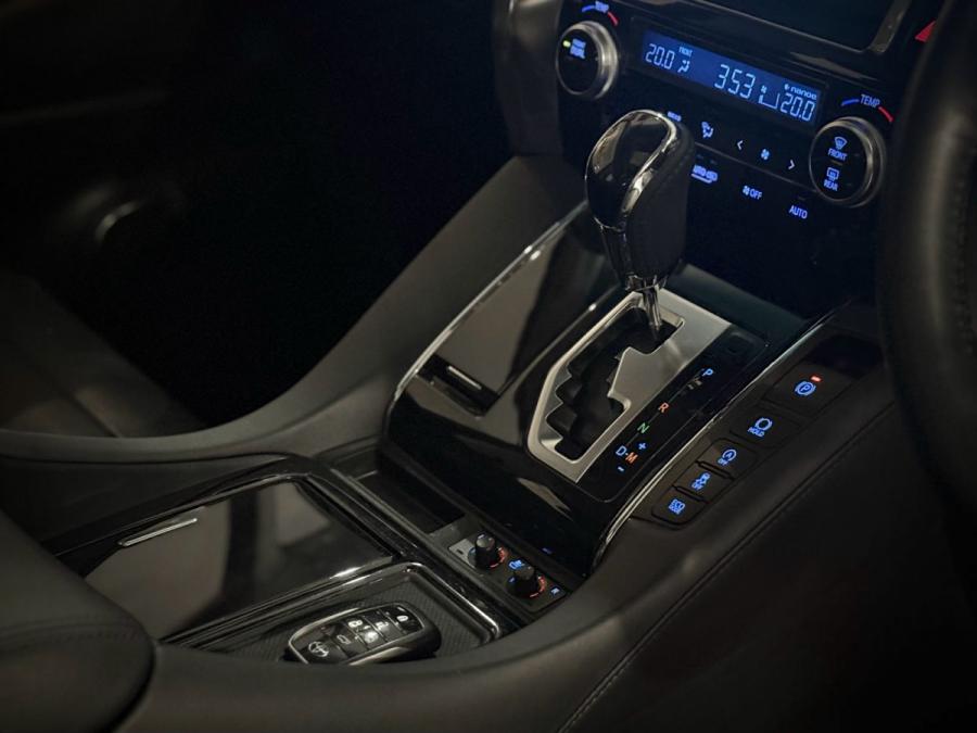 VELLFIRE 2.5 FACELIFT - Image 8